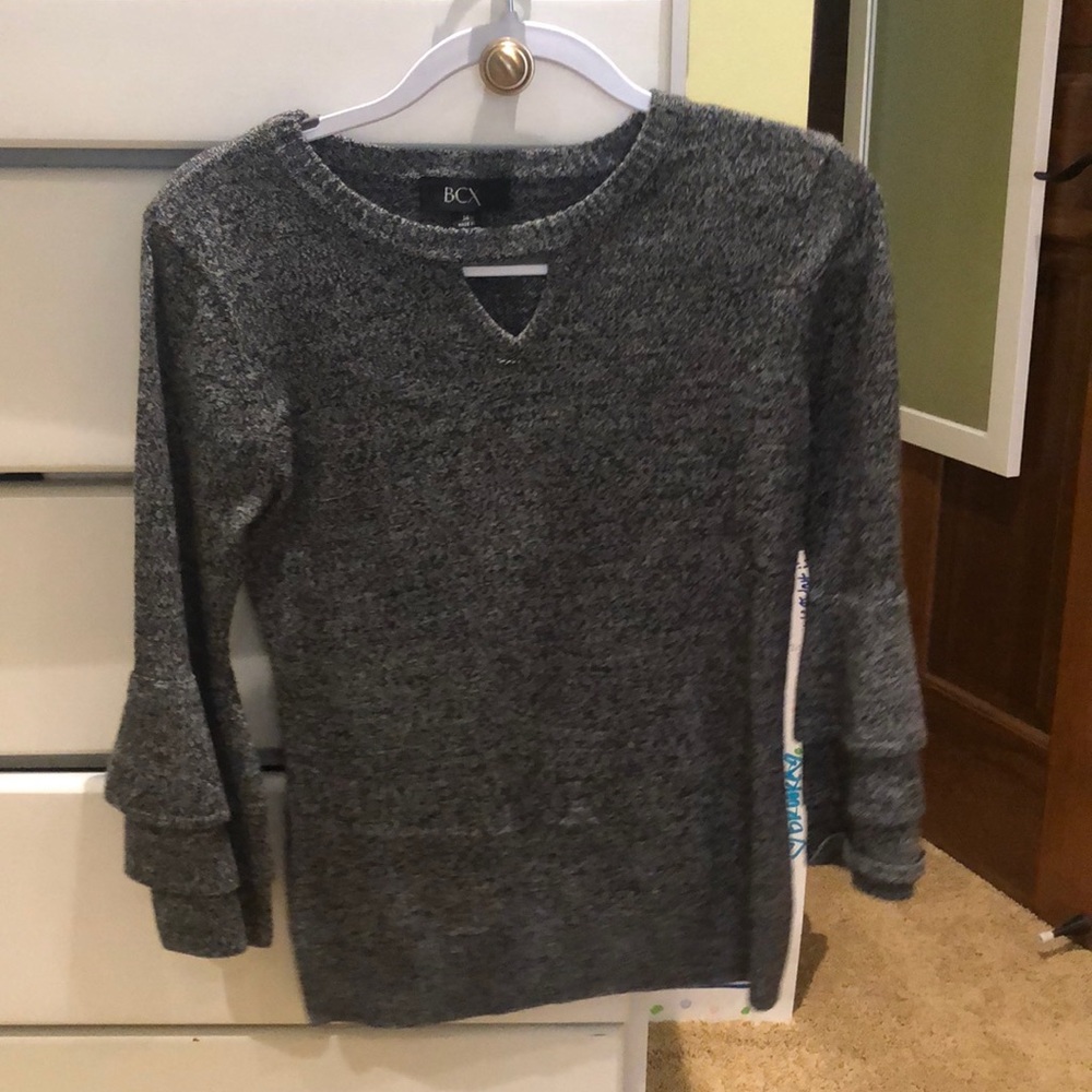 Cute light sweater top
